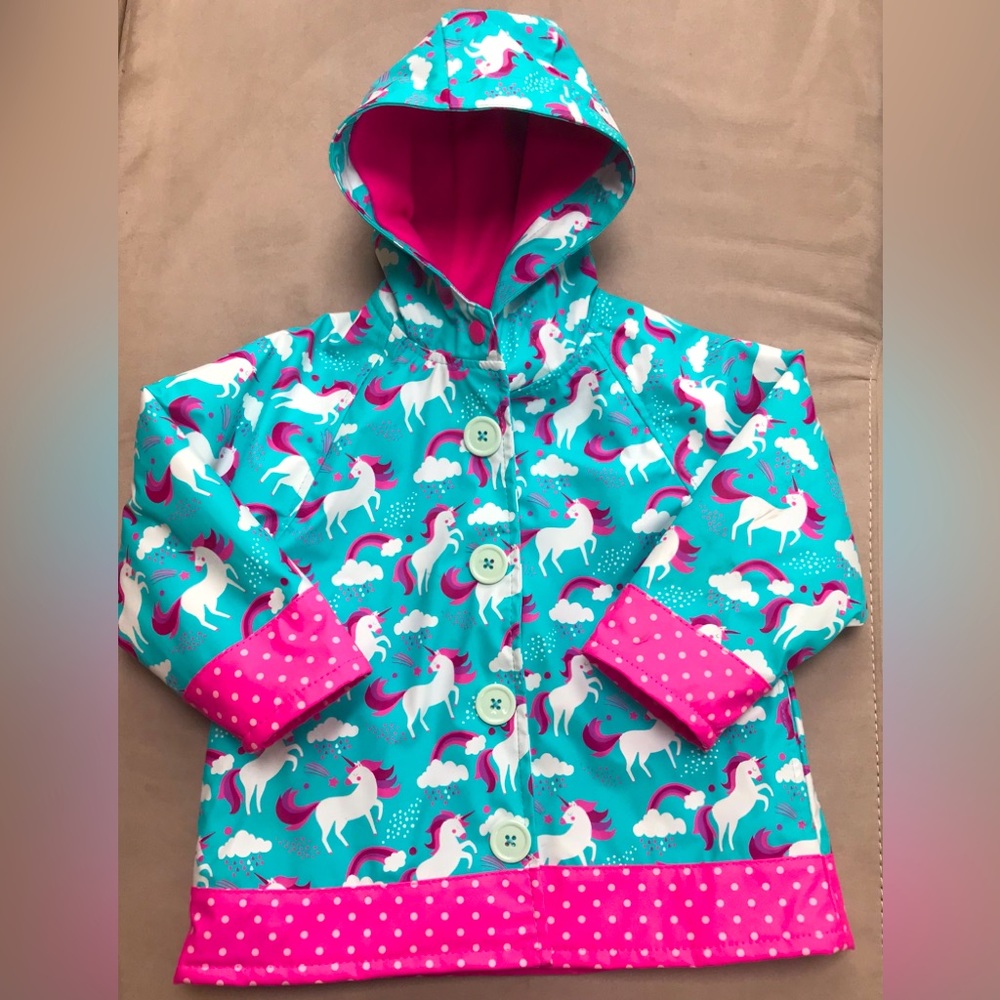 Western chief raincoat 2T Adorable.  Soft flannel lining. 5 Snap closure.